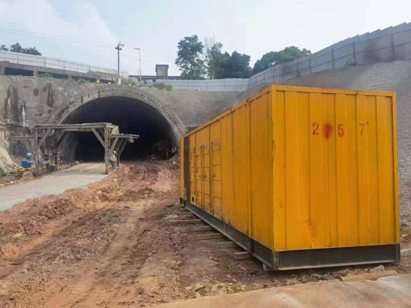 建阳发电机出租自启装置的工作原理是什么？