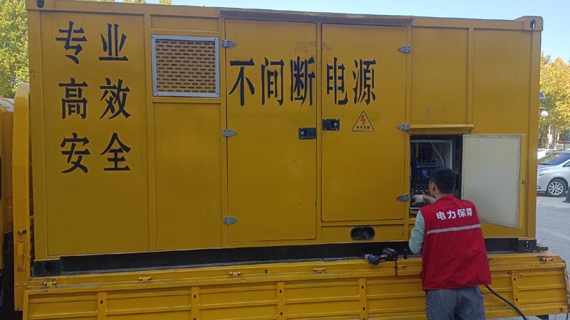 建阳柴油发电机组和UPS电源配合使用时，如何避免切换过程中的电力中断？